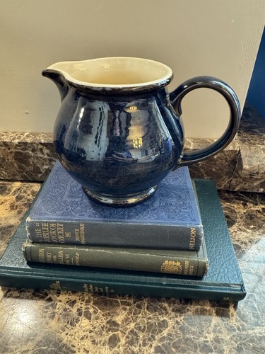 Navy blue cream custard table - blue, cream/custard