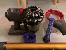 Dyson V8 Cordless Handheld Vacuum Cleaner inc new Battery. New motor needed 