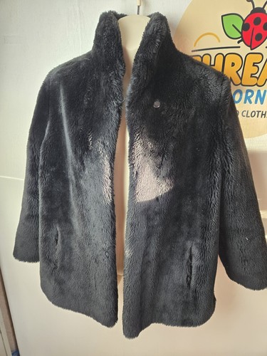Beautiful faux fur coat - ,