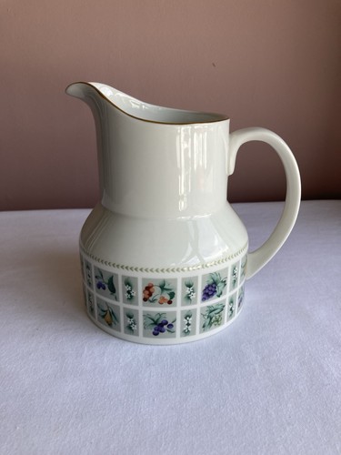Royal doulton tapestry tall - doulton,