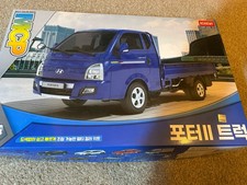 Academy Hyundai Porter II Cargo Truck 15144 Model Kit 1:24 Scale (2004-PRESENT)
