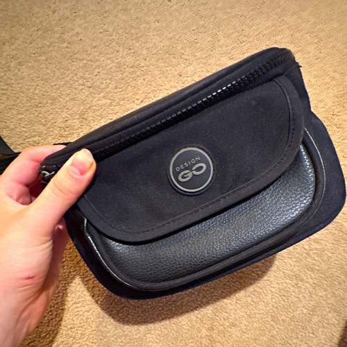 Design black zip bumbag - zip,