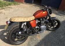 Triumph Bonneville seat - custom cover - Snake skin ! ( T100 EFi 865 790 base )