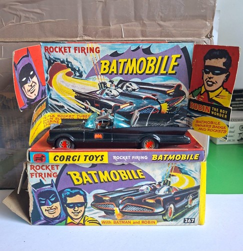 Corgi toys 267 batmobile