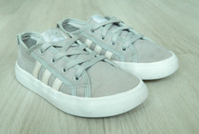 adidas Nizza Lo Inf Boys Trainers Grey & White Infants 9 / 26.5