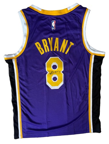 Kobe bryant hand - kobe,
