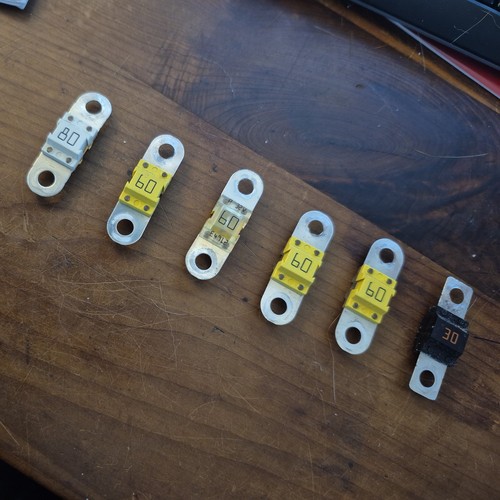 Amp high current bolt - high,