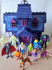 Scooby Doo Original Mystery Mansion And Figures Playset. 