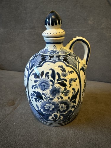 Delft blue faience pitcher
