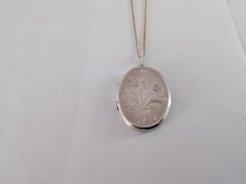 1970  Locket with Tulip