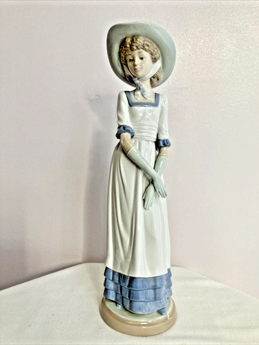 Lladro nao louise figurine - nao,