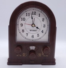 Retro Wood-Effect Clock Radio 6" Mantelpiece Battery Clock Radio