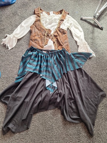 Womens pirate fancy dress - pirate,