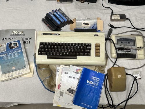 Rate vintage commodore - rate, vic