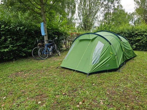 Vango omega 350 - 350, person