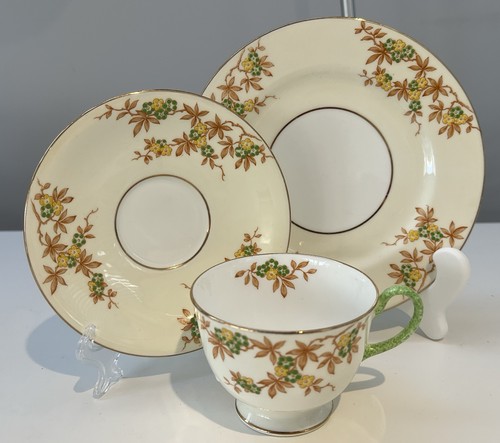 Aynsley b311 yellow with - #b311,