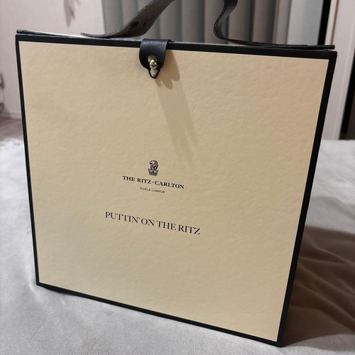 Ritz carlton afternoon - afternoon, box