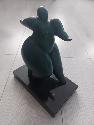 Beautiful bronze sculpture - bronze, in