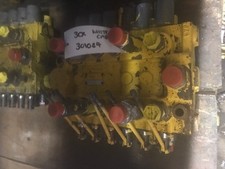 JCB USED REAR VALVE BLOCK ASSY FOR A WHITE CAB 3CX