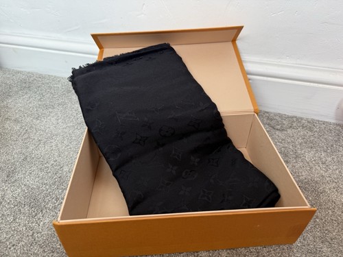 Louis vuitton monogram shawl - vuitton,
