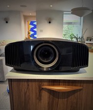 Sony VPL-VW300ES Native 4K