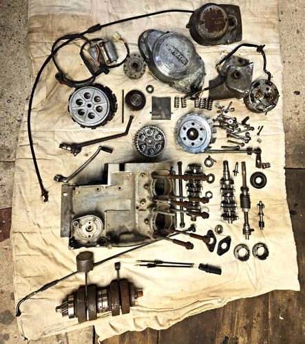 Suzuki gt250 engine - engine, see