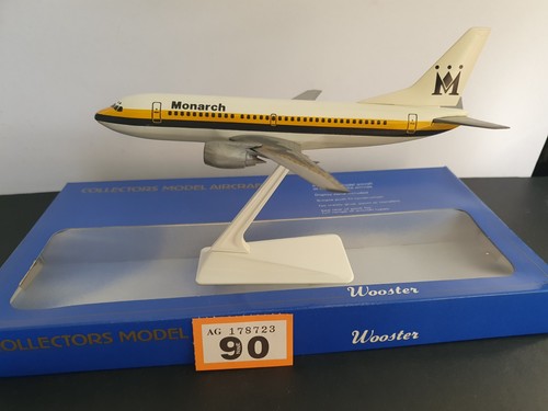 Wooster boeing 737 200 monarch - wooster,