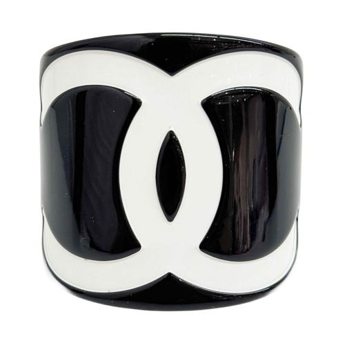Chanel 2001 logo black - chanel,