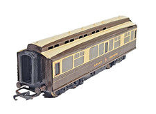 OO Gauge Model Great Western Railway GWR First Class Dining Car Coach Train.