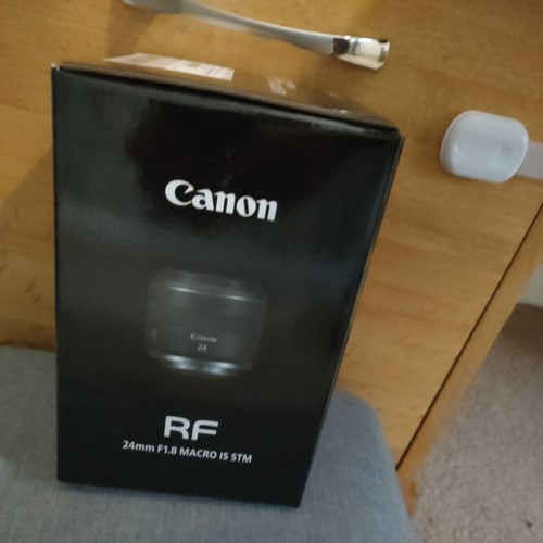 Canon 24mm 8 macro is - canon,