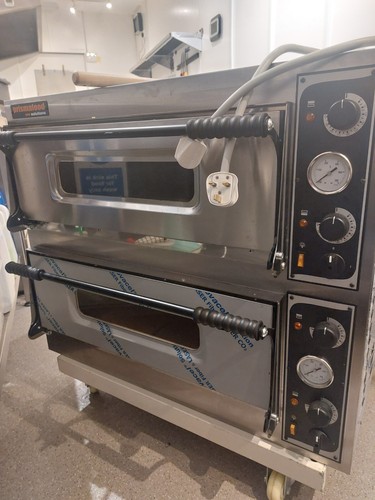 Big italian oven only used - big,