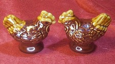 SALT & PEPPER Cruet Set Brown Hens Large Fun Couple House Gift Two Chickens   