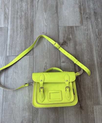 Yoshi leather neon yellow - yoshi,