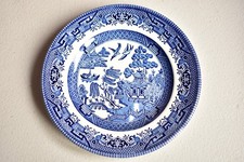 VINTAGE CHURCHILL BLUE & WHITE