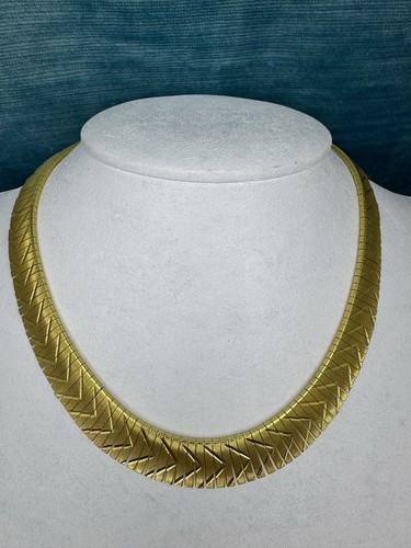 Vintage necklace gold tone - vintage,
