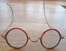 Antique Pair Of Red Rimmed Windsor Style Wire Glasses Spectacles 19th Century ?