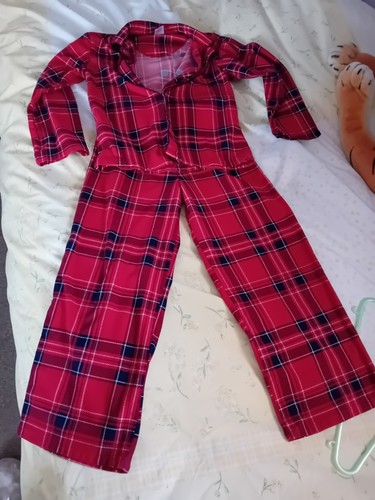 Girl pyjamas aged - 8-9, yrs
