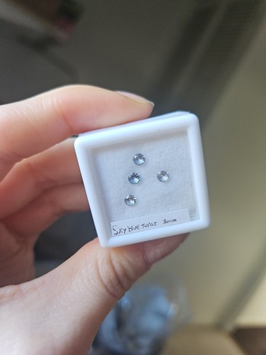 Four 3mm round - 3mm, sky