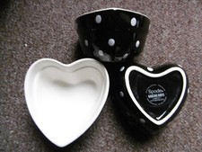 SET OF 3 SPODE "BAKING DAYS" BLACK WHITE SPOTS RAMEKINS HEART SHAPED UNUSED