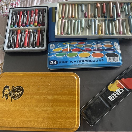 Vintage colour box artists - box, by
