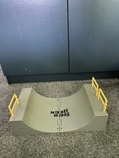 Texh Deck Half Pipe And Foldable Stairset