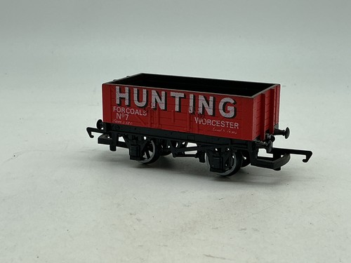 B5612 hornby red hunting - b5612,
