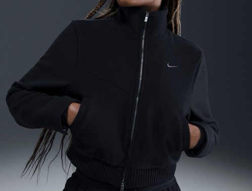 Women size small nike crop - women’s,