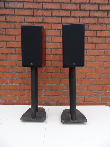 Pair monitor audio - hi, fi