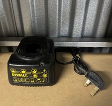 DeWalt DE9107 Battery Charger 8.0V - 20V 230V