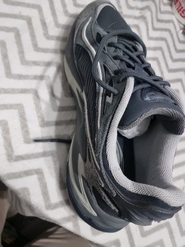 Just the right - just, shoe
