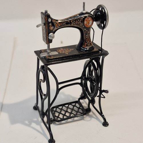 12th scale dolls house - 1:12th,