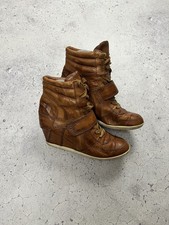 Ash Bowie Isabel Marant Bekett