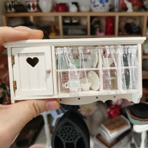Scale dolls house - 1:12,