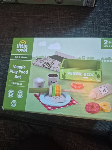 Aldi little town veggie - , play